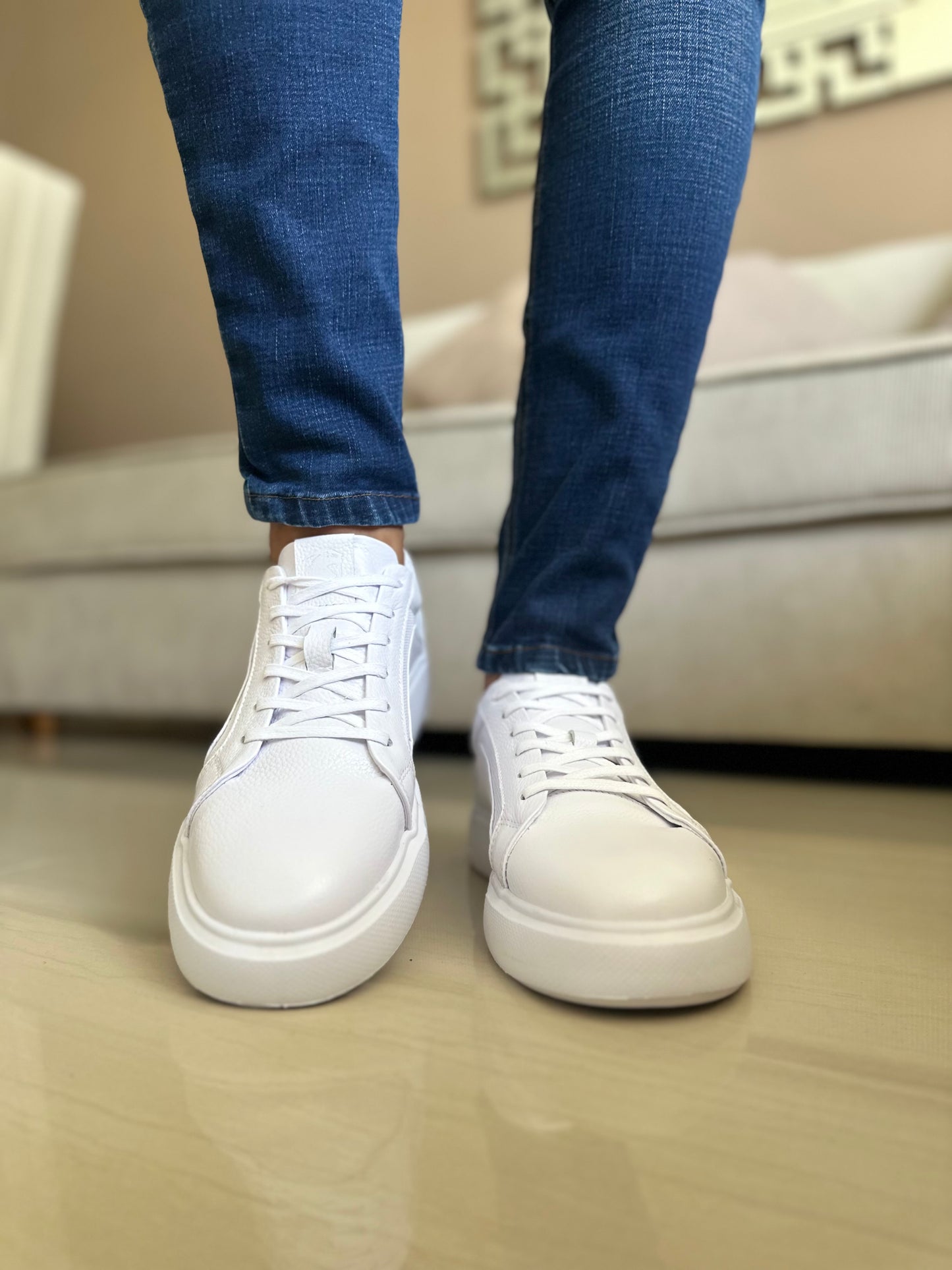 SNEAKERS EN CUERO VACUNO COLOR BLANCO -REF:533