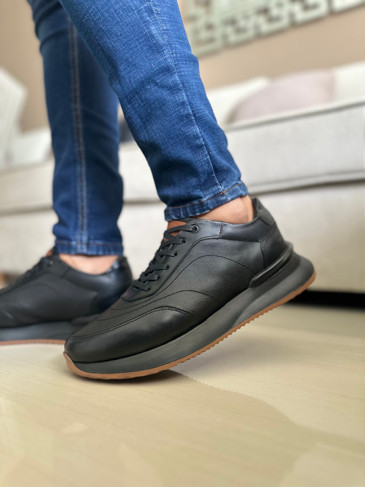 SNEAKERS NACAR-CUERO NEGRO REF:T-07