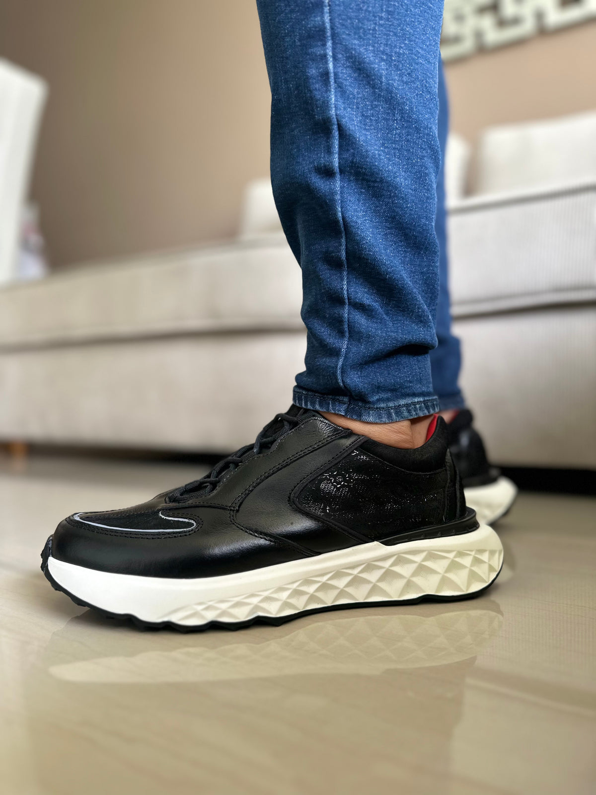 SNEAKERS FLOII-CUERO -ULTRALIVIANOS