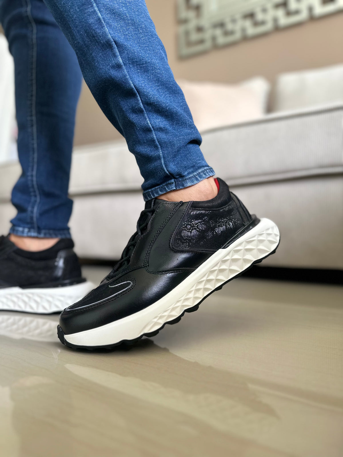 SNEAKERS FLOII-CUERO -ULTRALIVIANOS