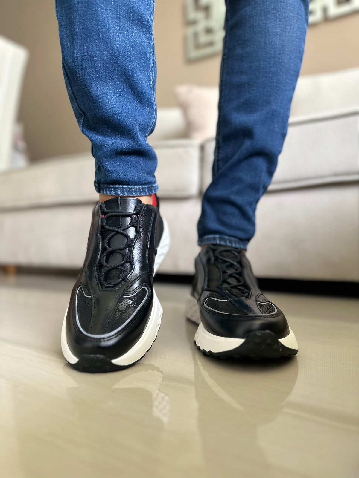 SNEAKERS FLOII-CUERO -ULTRALIVIANOS