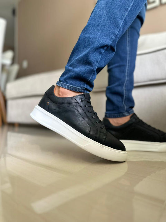 SNEAKERS EN CUERO VACUNO COLOR NEGRO -REF:533