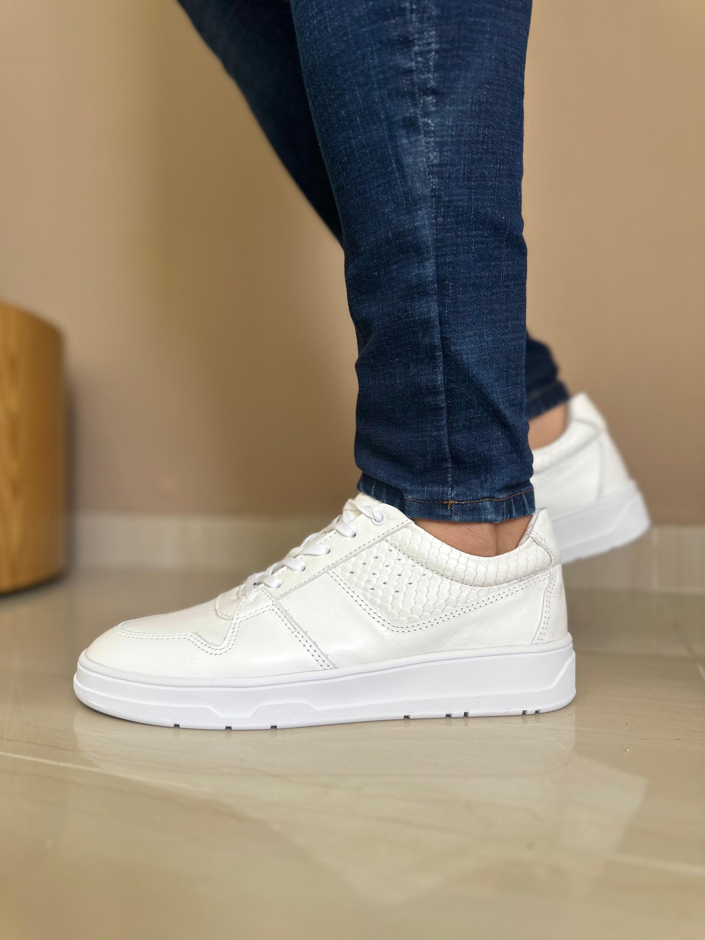 SNEAKER - EN CUERO - PARA HOMBRE (Copia)