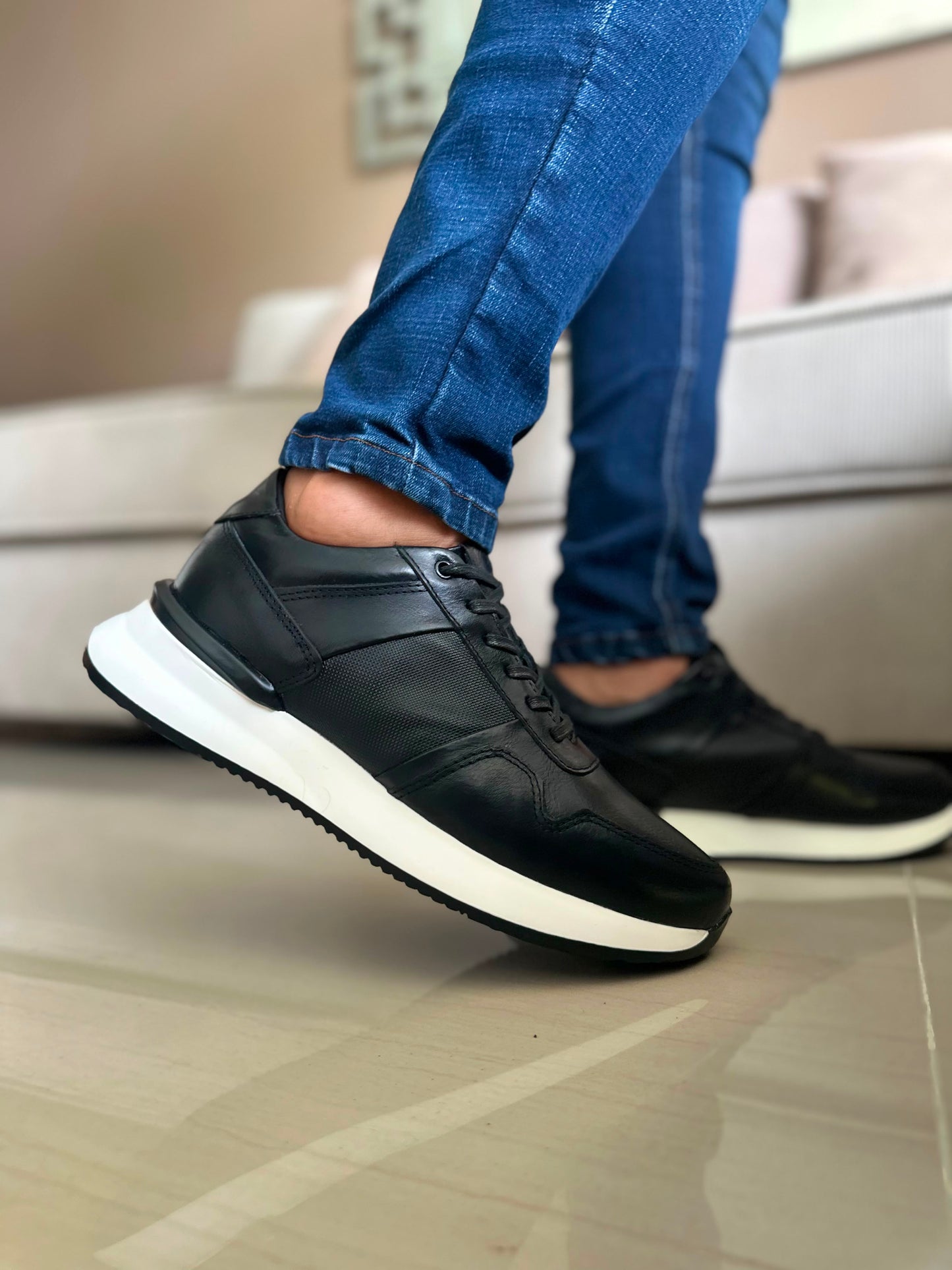 SNEAKERS MOU -CUERO REF: